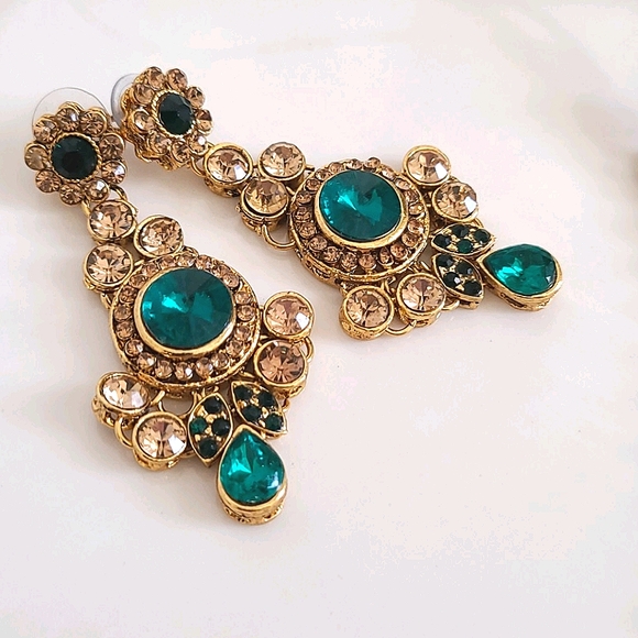 Necklace Set NIB - Picture 5 of 12